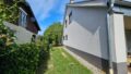 Nebengarten Haus-Eingang