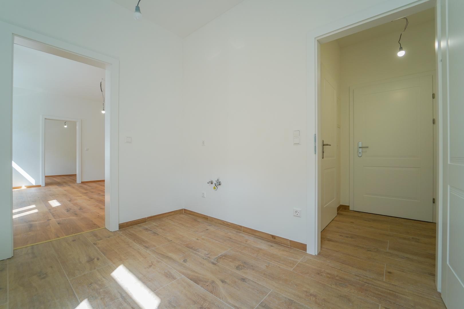 Küche - Ansicht Wohnzimmer & Vorzimmer