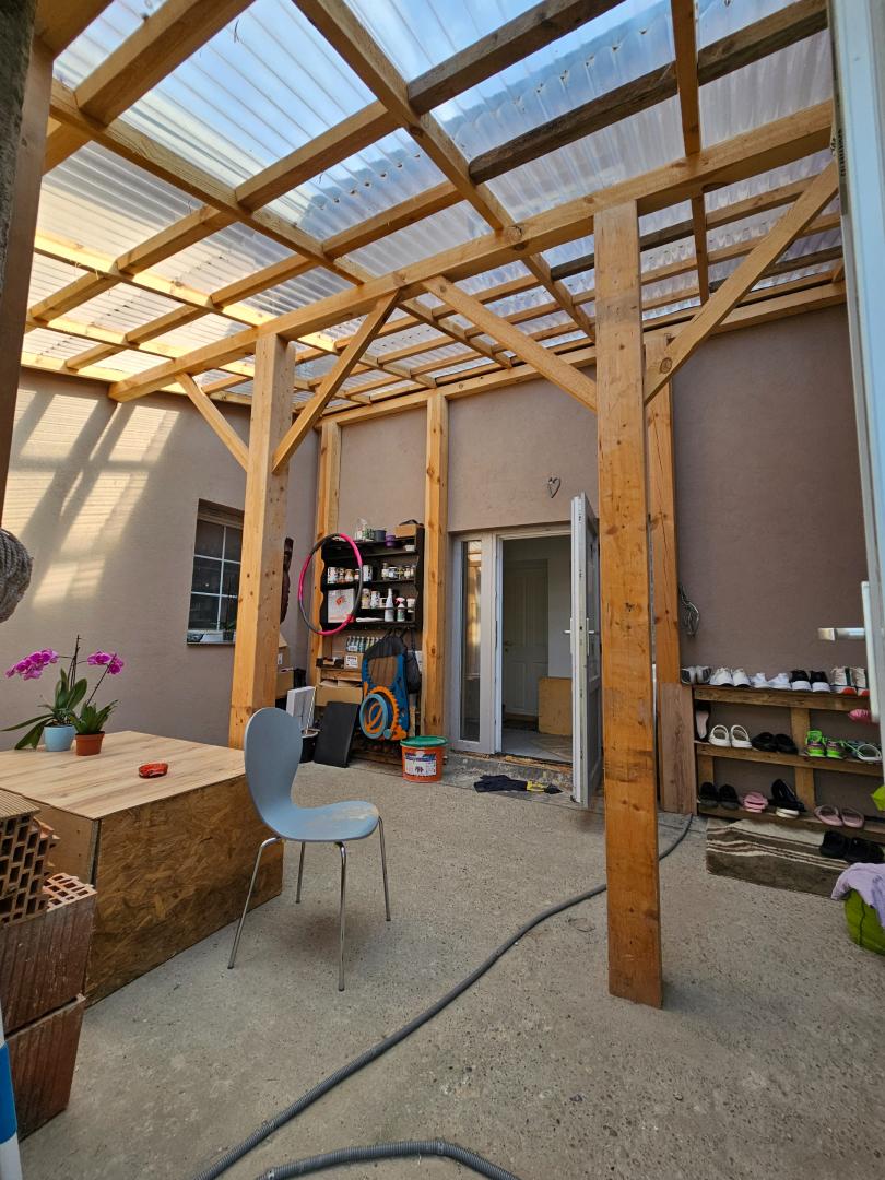 Überdachter Innenhof