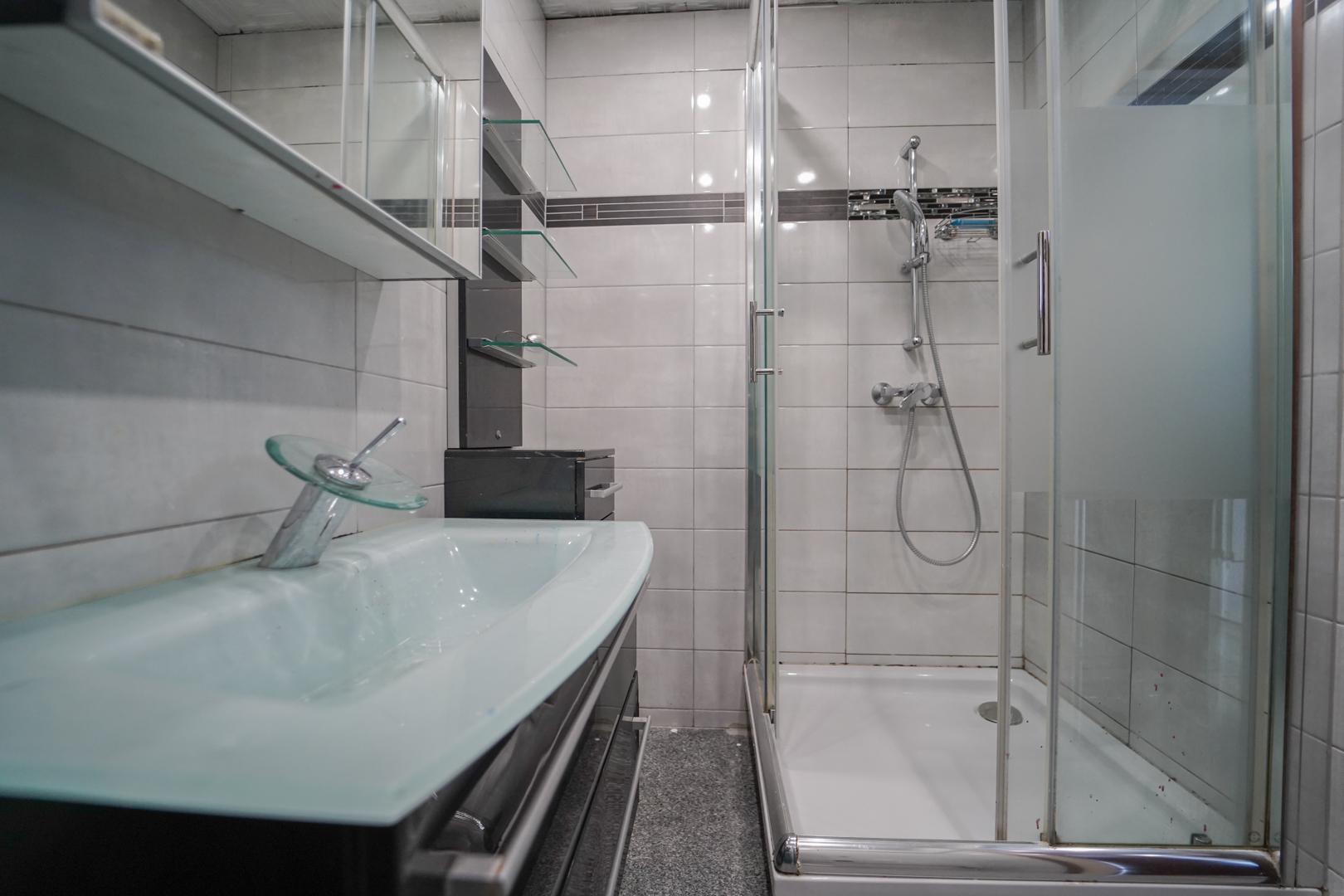 Bad - Seitenansicht 2