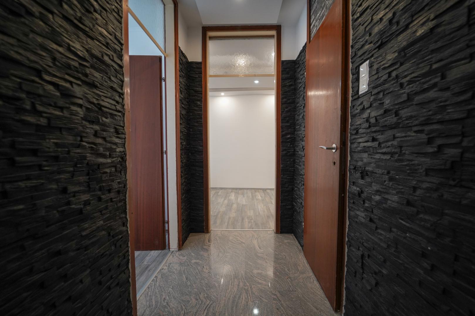 Flur in Richtung Kinderzimmer, Schlafzimmer und Ba